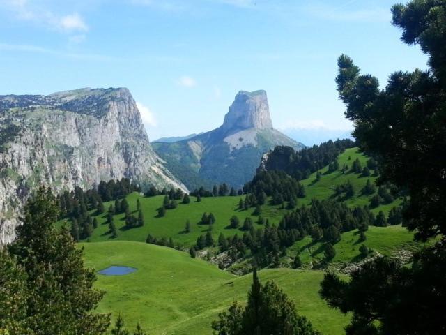 Gite De Charme : La Grange Au Lac Azur Treffort  외부 사진